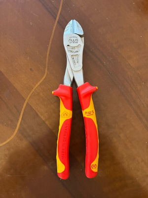 NWS Electric Wire Cutter with Protection, Like New, Size 200