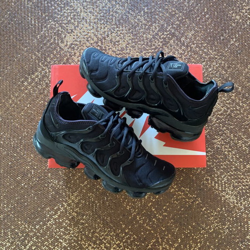 Nike Air Vapormax Triple Black sneakers like new, size 42.5