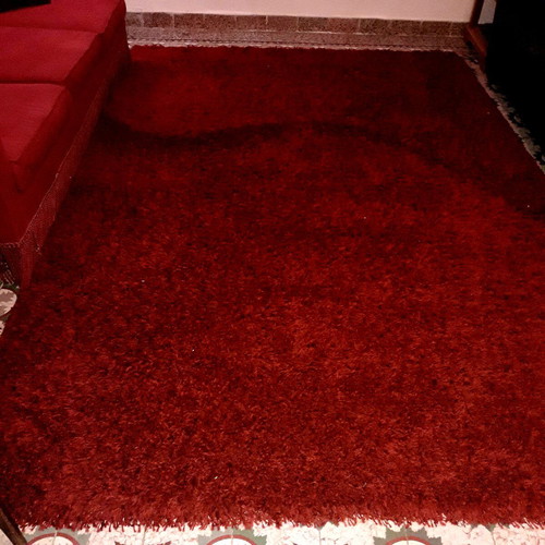 Shaggy Lux rug like new, deep red