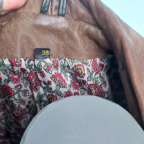 Vintage women's jacket made of natural nubuck used, 1980s style