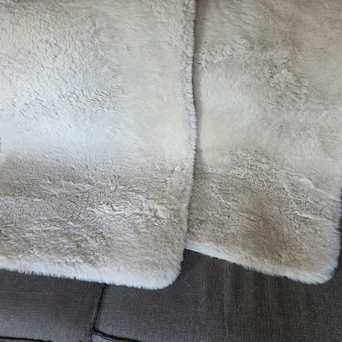 Rabbit bedroom rugs like new, set of 2, 60x110 cm