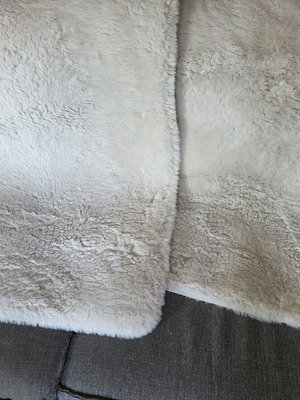 Rabbit bedroom rugs like new, set of 2, 60x110 cm