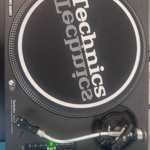 Technics 1210 MK2 turntable like new