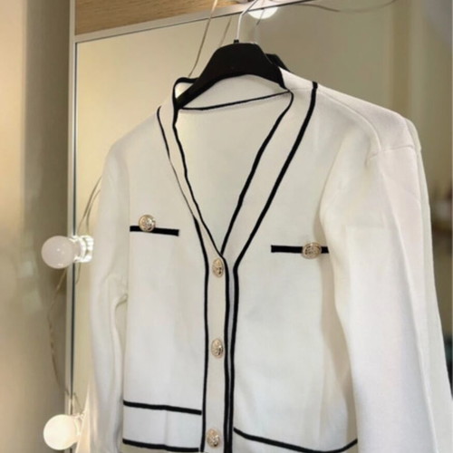 Cropped white cardigan with black details and gold buttons, new size M