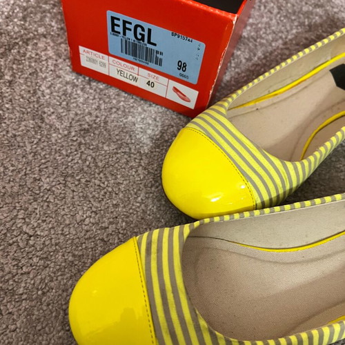 Yellow ballerina flats like new, size 40