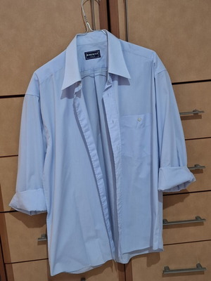 Italian dress shirt like new, classic fit, size L