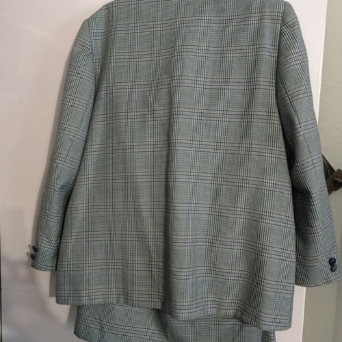 Women's suit like new, classic line, blue, size 52