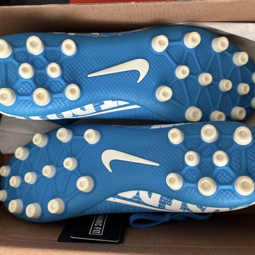 Nike men's football shoes, blue, size 40, new