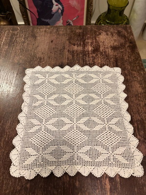Handmade knitted piece like new