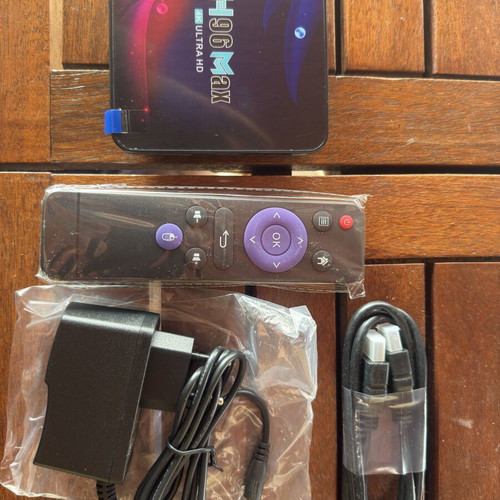 TV Box Android new in box with remote and HDMI cable