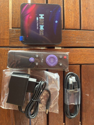 TV Box Android new in box with remote and HDMI cable