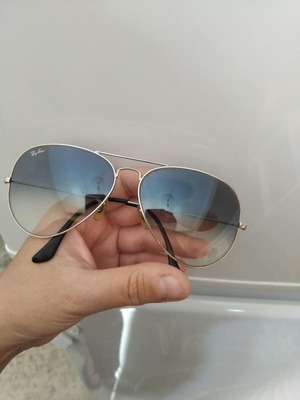Ray-Ban sunglasses like new with gradient blue-gray lenses