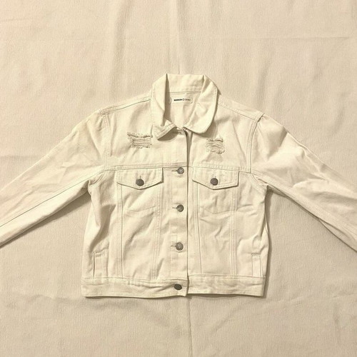 White denim jacket like new, size Small with distressed details