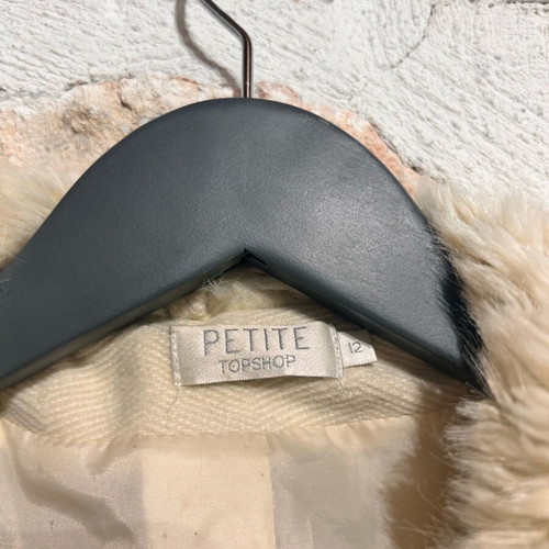 Topshop Petite Cream Long Coat used, faux fur collar, size L