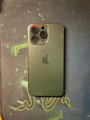 Στάση για iPhone 13 Pro μεταχειρισμένη χωρίς γρατζουνιές