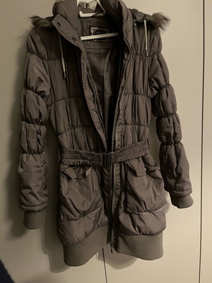 Μπουφάν γκρεζ σαν καινούργιο, μακρύ με ζώνη και αποσπώμενη κουκούλα