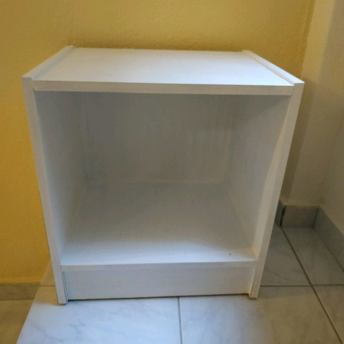 Nightstand used in very good condition