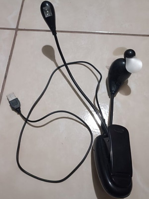 USB LED reading light and fan with flexible arms and black clip like new