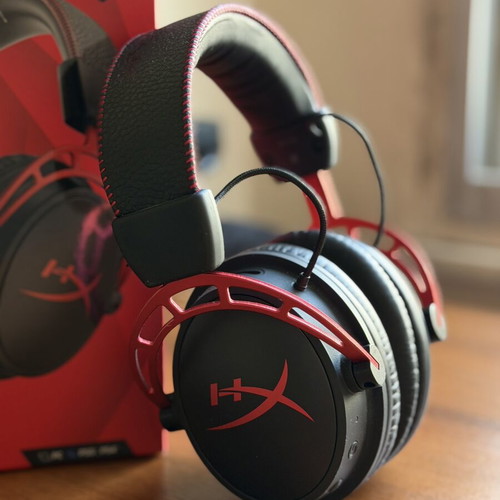 HyperX Cloud Alpha Wireless gaming headset