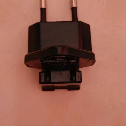 Plug adapter like new