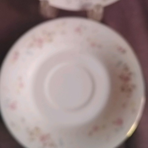 Vintage set of 3 small plates like new