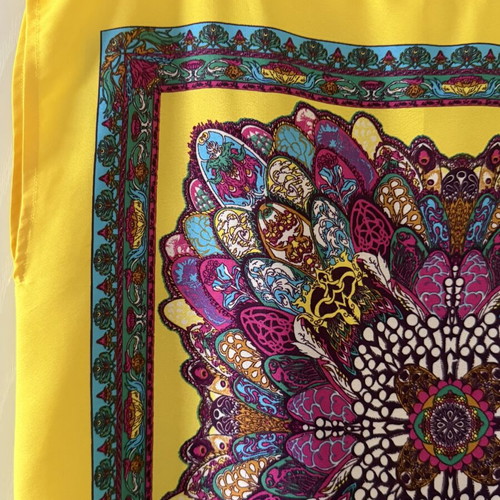 Dress large, summer yellow with bold patterns, like new