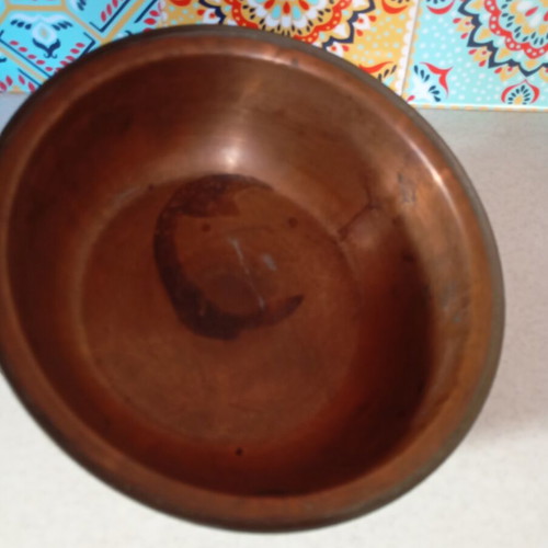 Cast iron and copper cooking vessel used, 24cm diameter, 14.5cm height with lid