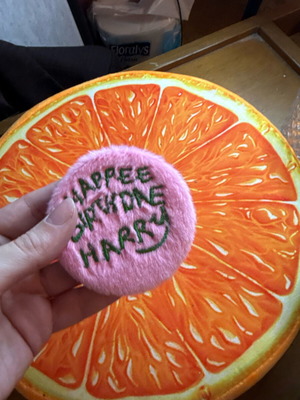 Χνουδωτός καθρέφτης “Happee Birthdae Harry” ροζ σαν καινούργιος