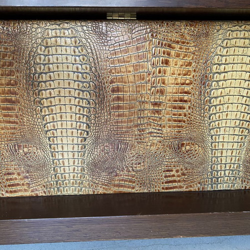 Coffee table like new with dark wood and crocodile leather texture
