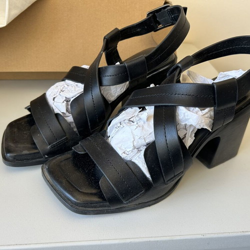 Zara leather women's shoes size 37 like new, black