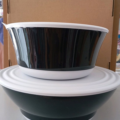 Set of 3 Elegant Tupperware containers like new