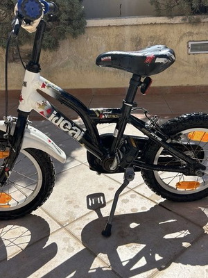 Ideal V-Track 14" children's bike with helmet and training wheels