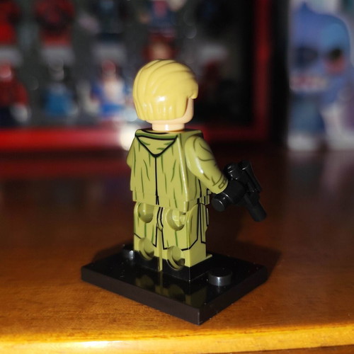 Luthen Rael minifigure like new with stand and blaster