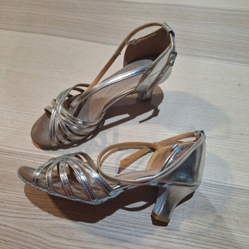 Silver dance shoes size 37, heels