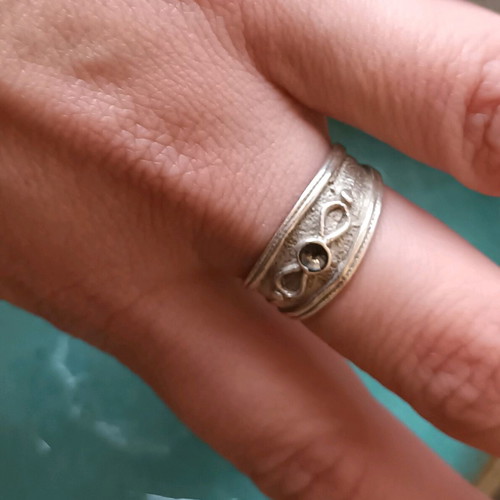 Silver ring 925 like new, size 17.7 (56)