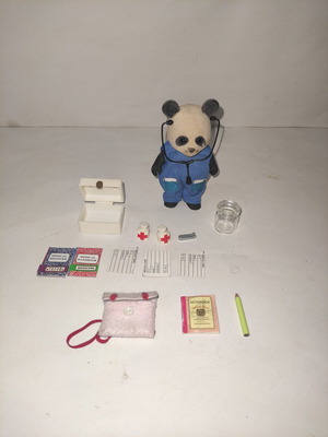 Sylvanian Families vintage Panda doctor 1985 used with accessories
