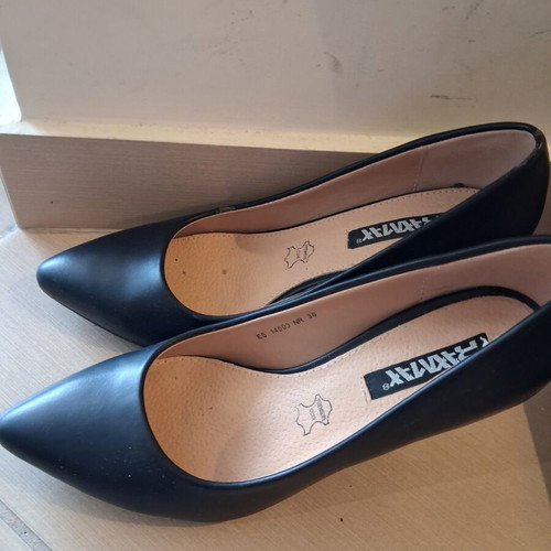 Mac Collection pumps like new, 9 cm heel, size 38, black