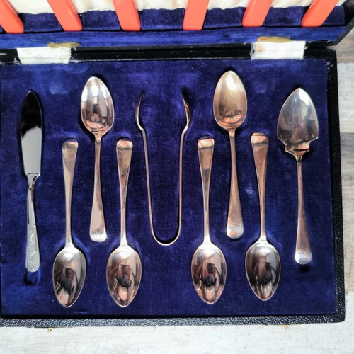 E.P.N.S. vintage silver-plated spoon and knife set new, Victorian style, 1932