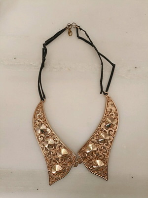 Accesorize necklace like new