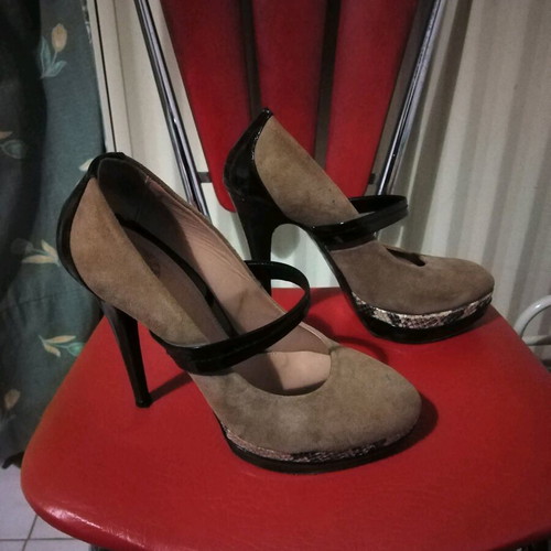 Tsakiris Mallas beige pumps like new, size 38, 13cm heel