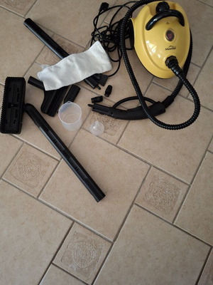 Montiss steam cleaner, like new