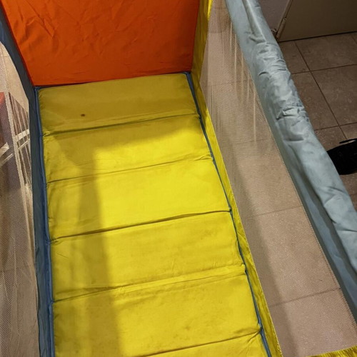 Foldable baby travel playpen with base mattress
