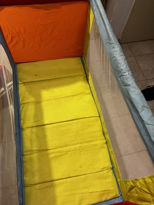 Foldable baby travel playpen with base mattress