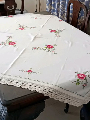 Linen tablecloth with hand embroidery and lace, like new, ecru with red roses