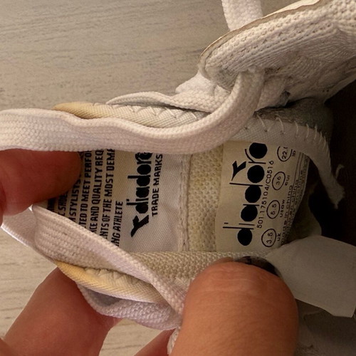 Diadora white athletic shoes like new, suede leather size 36