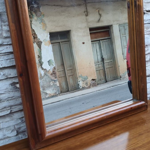 Wooden dresser set with mirror, like new, 4 drawers