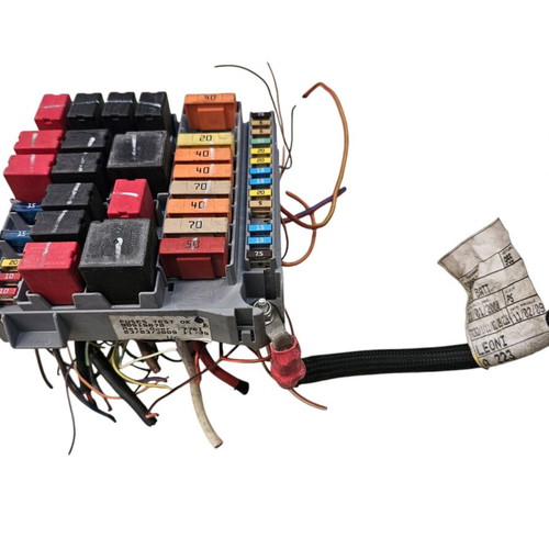 Car fuse box like new