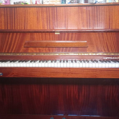 Vintage Ykrauha Piano like new