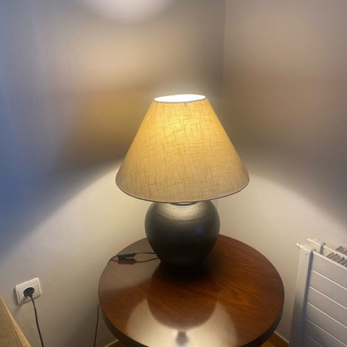 Table lamp like new with beige calami