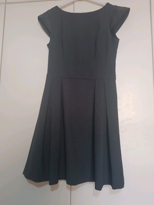 Grey dress short-sleeved like new with leather details